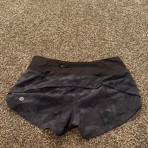 Lululemon size 2 blue tie die shorts